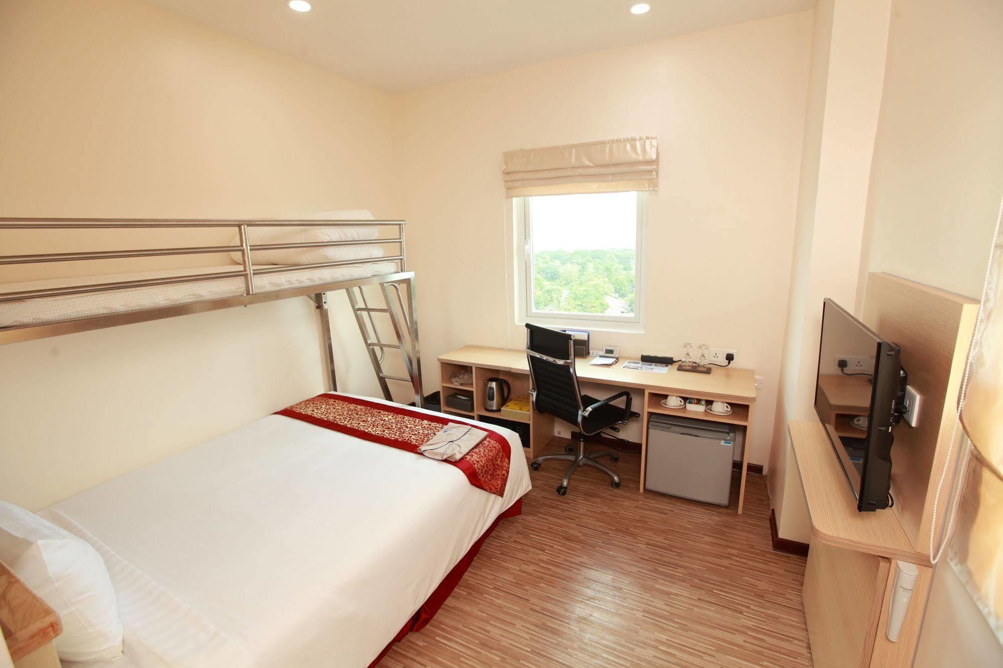 Super Hotel 양곤 외부 사진